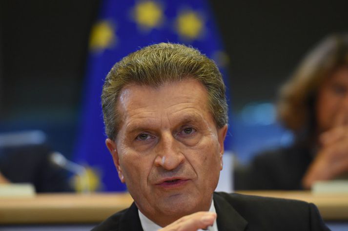 Günther Oettinger, verðandi framkvæmdastjóri stafrænna mála hjá ESB, var tekinn í yfirheyrslu í Evrópuþinginu í gær.