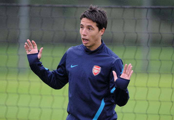 Samir Nasri bregður á leik á æfingu Arsenal í morgun.