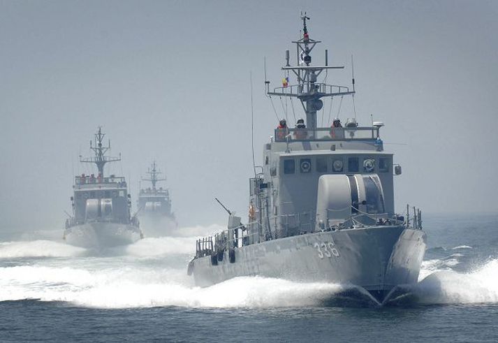 Þessi skip eru sömu gerðar og herskipið sem lenti í átökum við skip frá Norður-Kóreu. fréttablaðið/AP