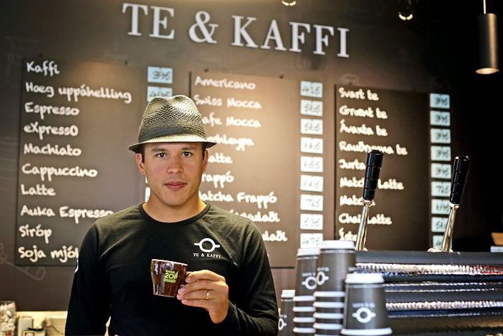 Te og kaffi býður upp á fjölbreytt úrval vetrardrykkja og ljúffengar veitingar í vetur að sögn Juan Camilo Roman Estrada, starfsmannastjóra verslana Te og kaffi.