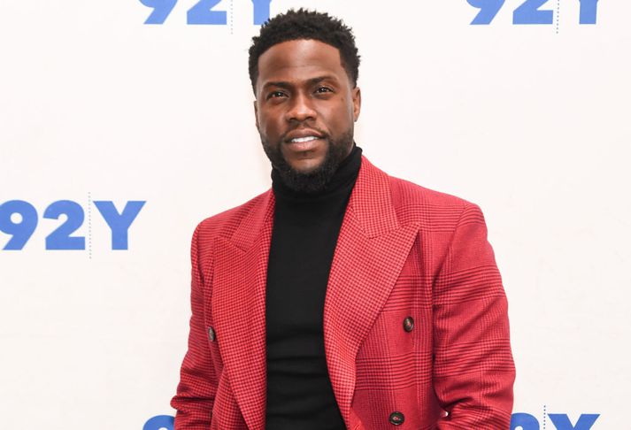 Bandaríski leikarinn og grínistinn Kevin Hart mun ekki kynna Óskarinn á næsta ári eins og til stóð.