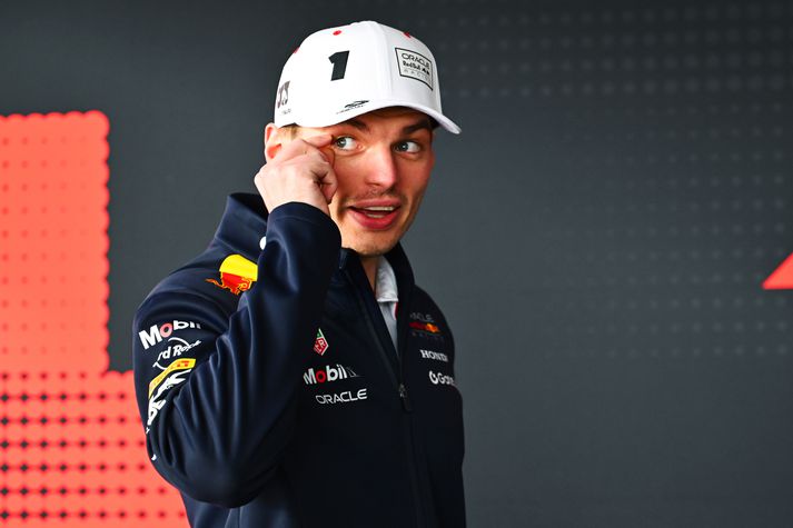 Heimsmeistarinn Max Verstappen er á ráspól í fyrsta sinn á tímabilinu en þetta er þriðji kappakstur ársins í formúlu 1.