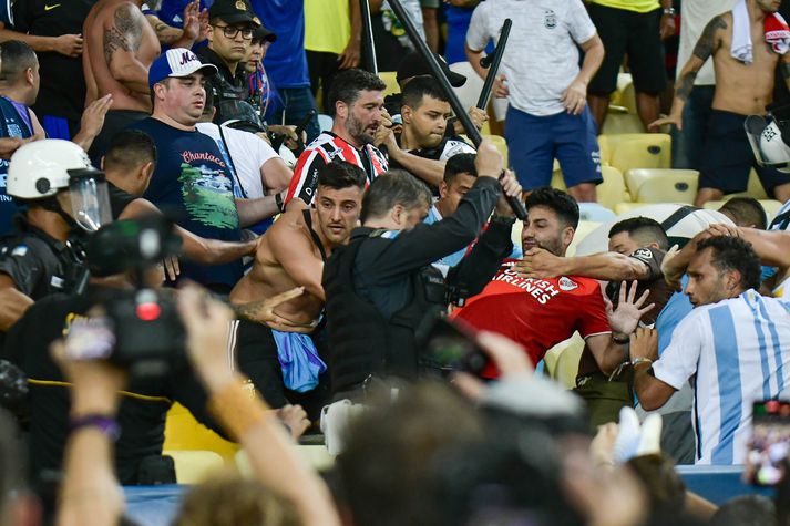 Óeirðir brutust út fyrir viðureign Brasilíu og Argentínu.