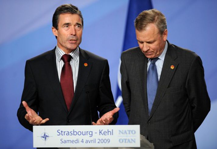 Anders Fogh Rasmussen tekur við af Jaap de Hoop Scheffer. Mynd/ AFP.