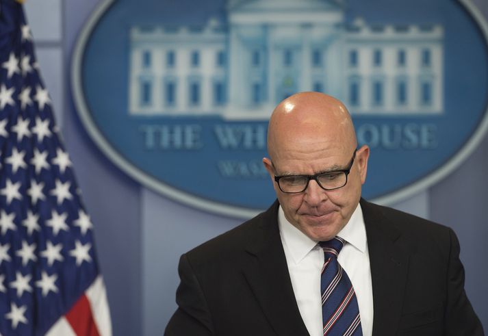 H.R. McMaster, þjóðaröryggisráðgjafi Donald Trump, neitar því að stefnubreyting hafi átt sér stað gagnvart Parísarsamkomulaginu.