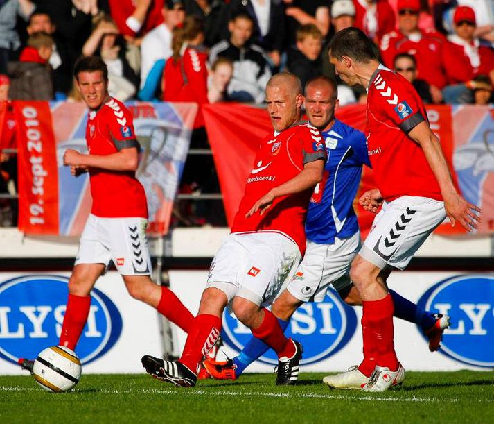 Haukur Páll og félagar í Val taka á móti Grindavík.