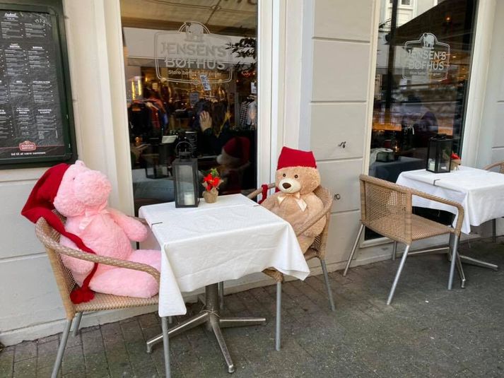 Jólabangsar fyrir utan Jensens Bøfhus. Íslendingar sem sækja Danmörku heim á aðventunni verða að fá sér buff einhvers staðar annars staðar.