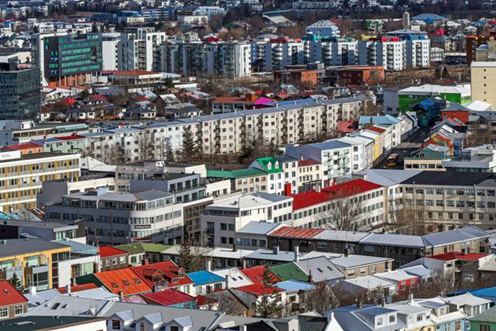 Raunvextir hér hafa verið þremur prósentum hærri en í viðskiptalöndunum.