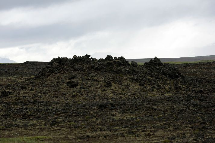 Maðurinn segist hafa komið líkinu fyrir í gjótu í hrauninu undir Helgafelli. Myndin tengist fréttinni ekki beint.