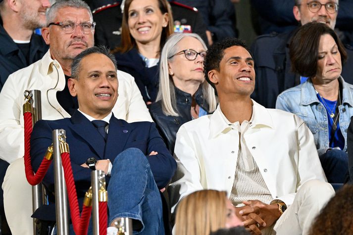 Mirwan Suwarso, forseti Como, hefur ákveðið að gefa stuðningsmönnum sína miða fyrir leik kvöldsins.