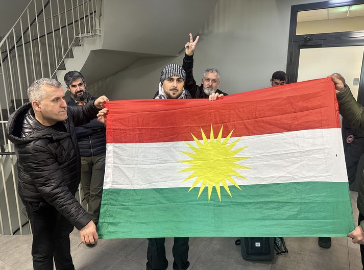 Kúrdar á Íslandi boða til samstöðumótmæla í dag.