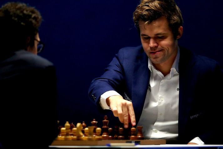 Carlsen varð síðast heimsmestari í desember síðastliðnum eftir sigur á Rússanum Ian Nepomniachtchi