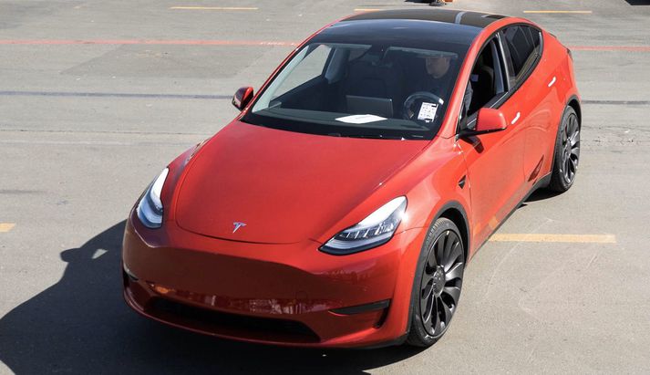 Milljónasti bíll Tesla var samkvæmt Elon Musk þessi rauði Model Y.