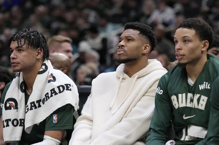 Giannis Antetokounmpo spilaði ekki síðustu sex leiki tímabilsins og hefur verið orðaður við brottför frá félaginu í sumar.