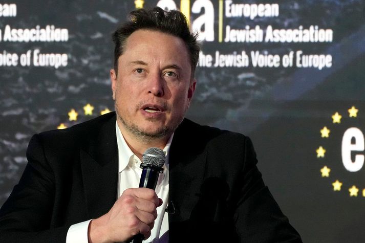 Elon Musk segir kínverska rafmagnsbílaframleiðendur í mun betri samkeppnisstöðu en önnur fyrirtæki í heiminum.