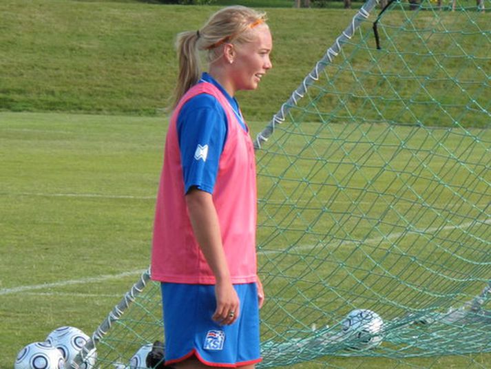 Margrét Lára Viðarsdóttir á æfingu með landsliðinu.
