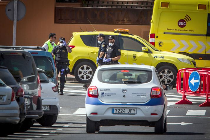 Töluverð öryggisgæsla hefur verið við hótel Íslendinganna tíu á Tenerife.