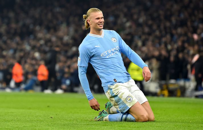 Erling Haaland fagnar marki fyrir lið sitt Manchester City en hann er ekki búinn að gleyma æskufélaginu.