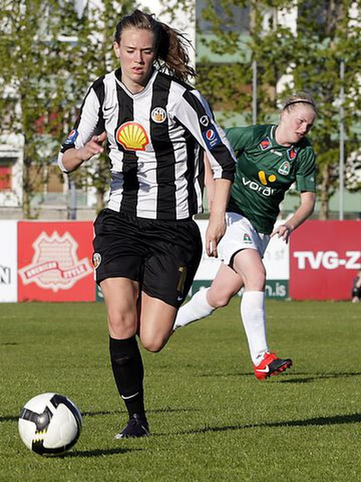 Katrín Ásbjörnsdóttir í leiknum í kvöld.