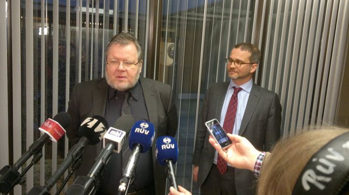Tim Ward ásamt Össuri eftir sigurinn.