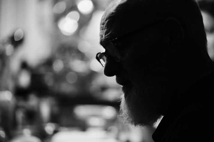 Magnús Þór Sigmundsson tónlistarmaður leggur áherslu á að finna sátt við menn og dýr og lifa í samhljómi við umhverfi sitt. Það virðist hafa tekist.