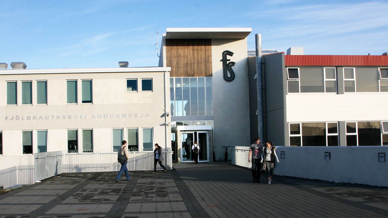 Tvær sóttu um stöðu skóla­meistara Fjöl­brauta­skóla Suður­nesja