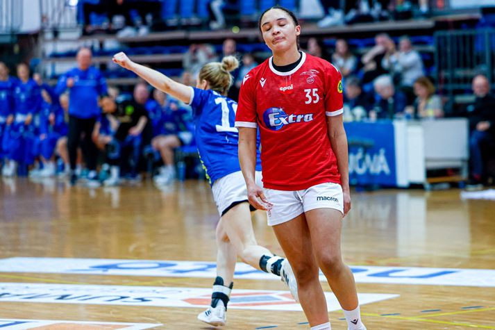 Lovísa Thompson var markahæst Valskvenna í kvöld