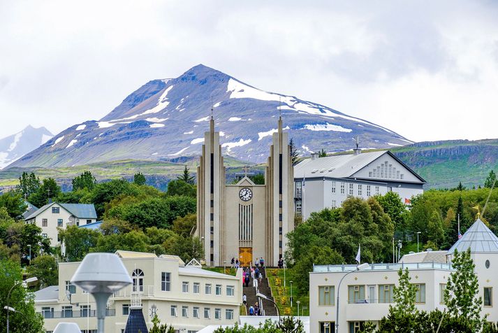 Það verður áfram hlýtt norðanlands í dag. Myndin er frá Akureyri.