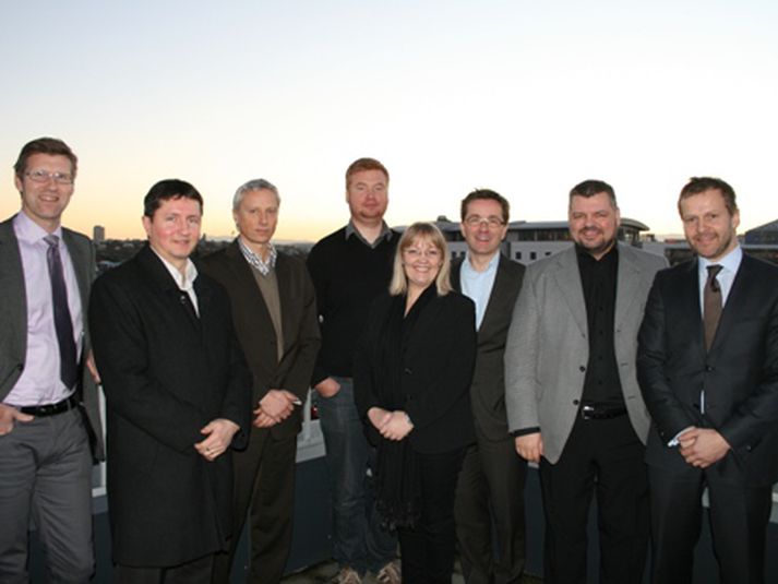 Á myndinni má stjórn SUT ásamt Orra Haukssyni, framkvæmdastjóra SI og Haraldi D. Nelson, forstöðumann upplýsingatækni hjá SI. Á myndina vantar Jón Kristjánsson.