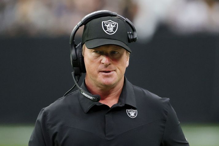 John Gruden er hættur sem þjálfari Las Vegas Raiders.