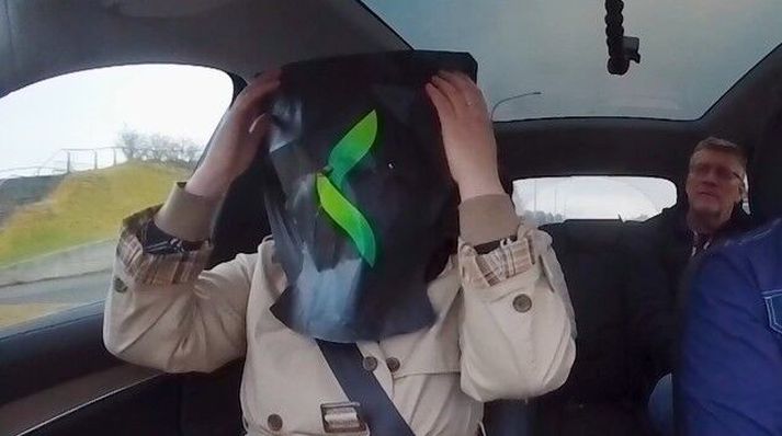 Gerði þú þér grein fyrir því hver var undir pokanum?