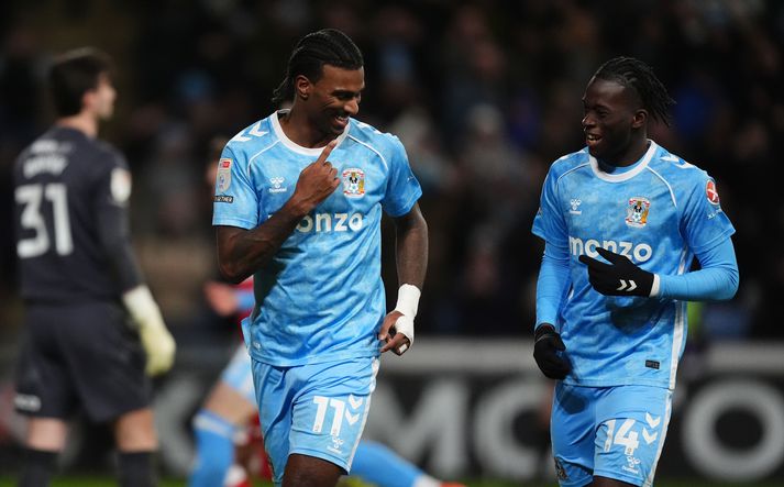 Haji Wright var í banastuði í kvöld og skoraði þrennu fyrir Coventry City.