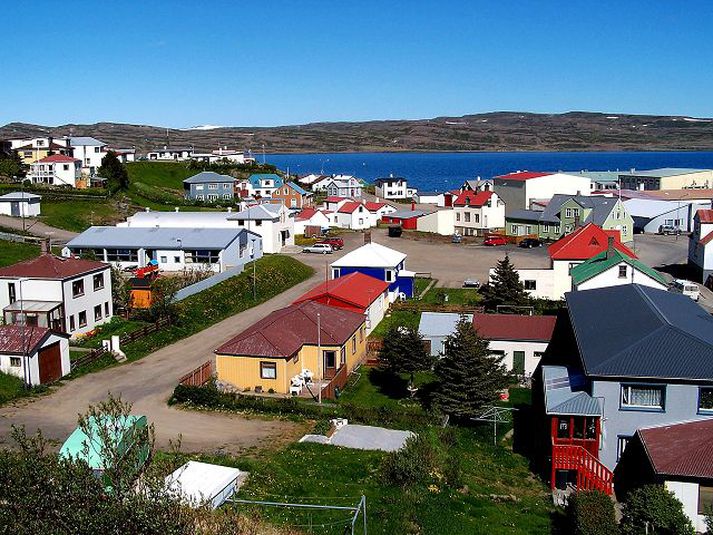 Gamli bærinn á Hólmavík. Fjöldi Hólmvíkinga vildi ekki nöfnin Strandabyggð, Sveitarfélagið Strandir eða Strandahreppur.