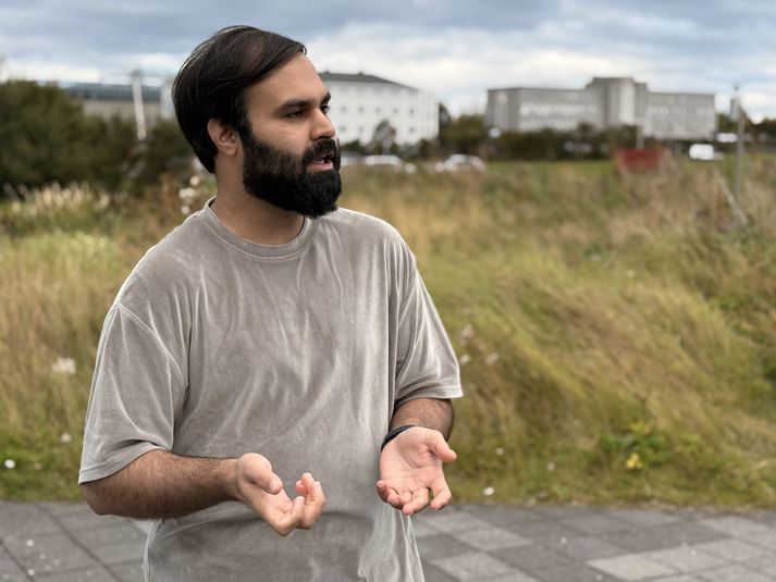 Abdullah Arif er alþjóðafulltrúi Röskvu við Háskóla Íslands.