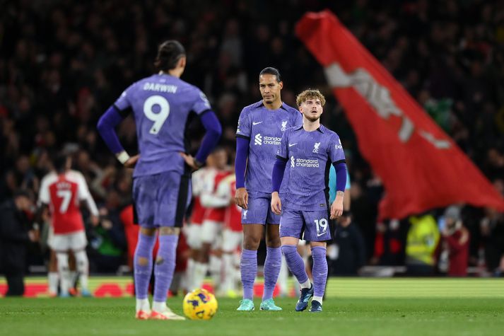 Virgil van Dijk og félagar í Liverpool áttu ekki góðan dag í gær og töpuðu toppslagnum á móti Arsenal.
