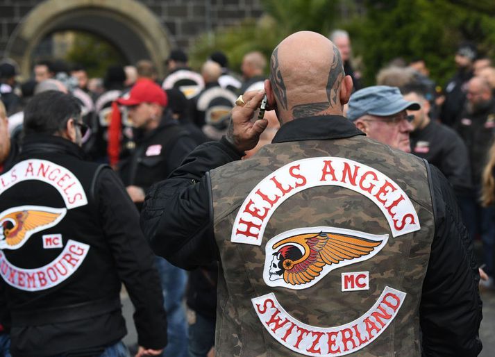  llum Tuttugu Og Tveimur Me limum Hells Angels V sa Fr Landi V sir