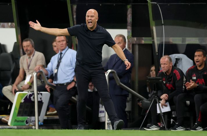 Arne Slot fannst Newcastle United leggja full mikla áherslu á föst leikatriði gegn Liverpool.