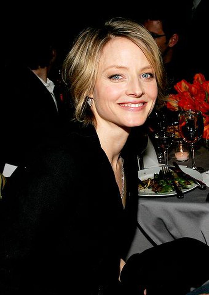 Jodie Foster á að hafa ráðist á ungan aðdáanda sinn í maí. Hún er mjög dul þegar kemur að einkalífi hennar. 
nordicphotos/getty