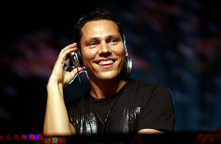 Plötusnúðurinn Tiësto fær slæma dóma á Pitchfork.