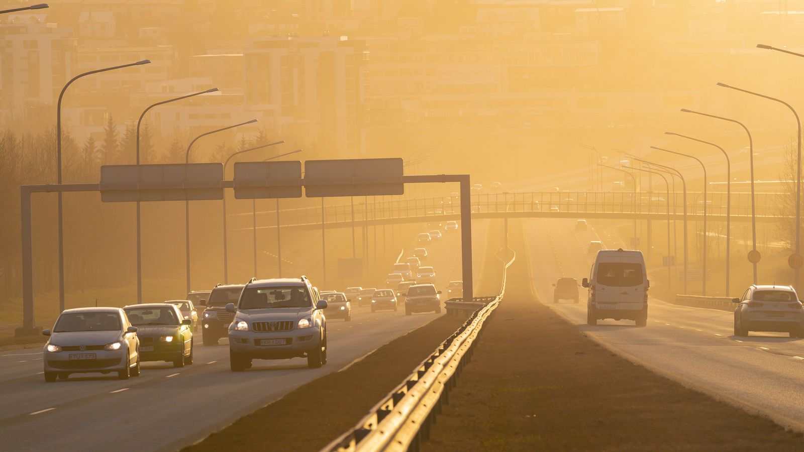 Mikil mengun og allt rykbindiefni búið