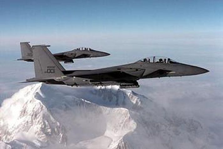 F-15 orrustuþotur.