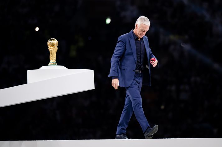 Didier Deschamps var vitanlega súr eftir tap Frakka gegn Argentínu í úrslitaleik heimsmeistaramótsins í desember síðastliðnum. 