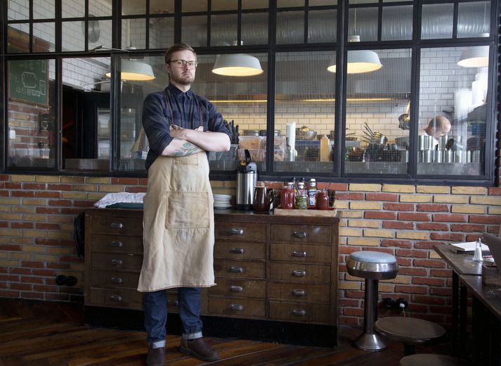 Ólafur Ágústsson er framkvæmdastjóri Dill Restaurant. Myndin er tekin á Kex Hostel.