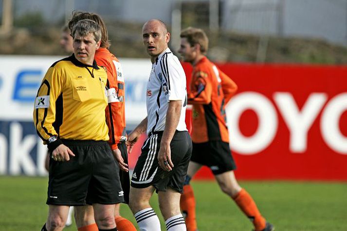 Ólafur Ragnarsson, dómari leiks FH og Fylkis, gaf þeim Tryggva Guðmundssyni og Val Fannari Gíslasyni rautt spjald í leiknum.