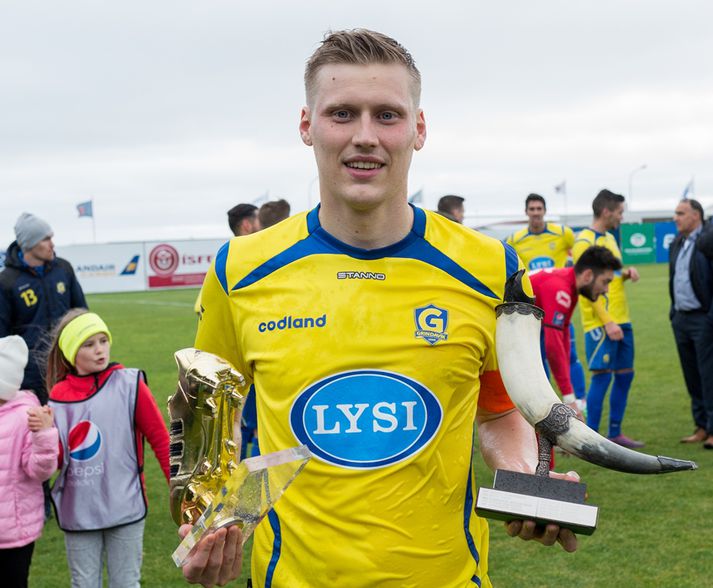 Andri Rúnar Bjarnason með verðlaun sín að loknum síðasta leik Grindavíkur tímabilið 2018. Hann var valinn bestur í deildinni og varð markahæstur með 19 mörk.