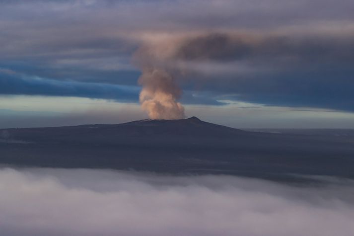 Gos er hafið í eldfjallinu Kilauea.