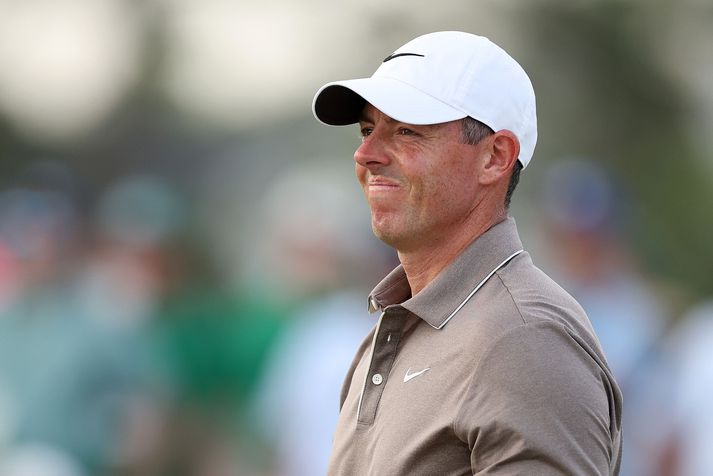 Rory McIlroy er meðal keppenda á fyrsta risamóti ársins í goflinu og þarf góðan hring í dag ætli hann að vera með.