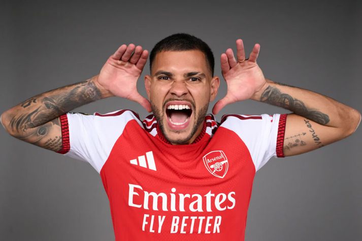 Bruno Guimaraes hefur skrifað undir fjögurra ára samning við Englandsmeistara Arsenal
