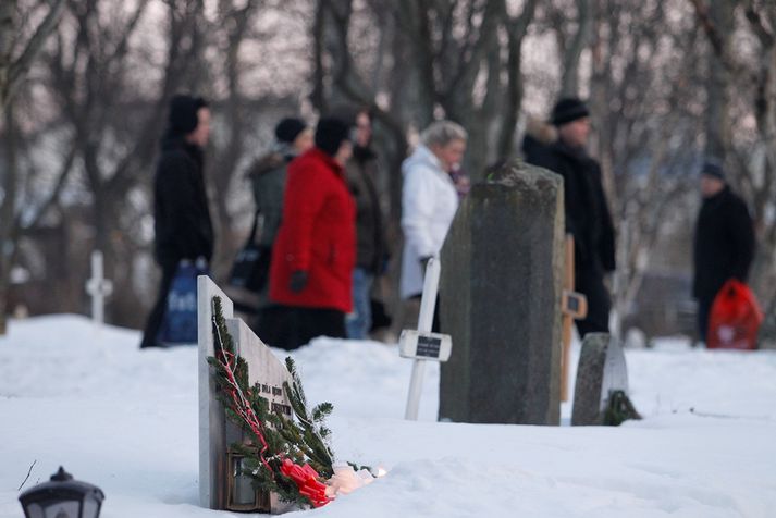 Frá Fossvogskirkjugarði í morgun.