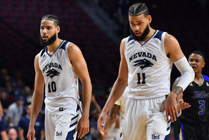 Caleb Martin er númer 10 og Cody Martin  er númer 11.